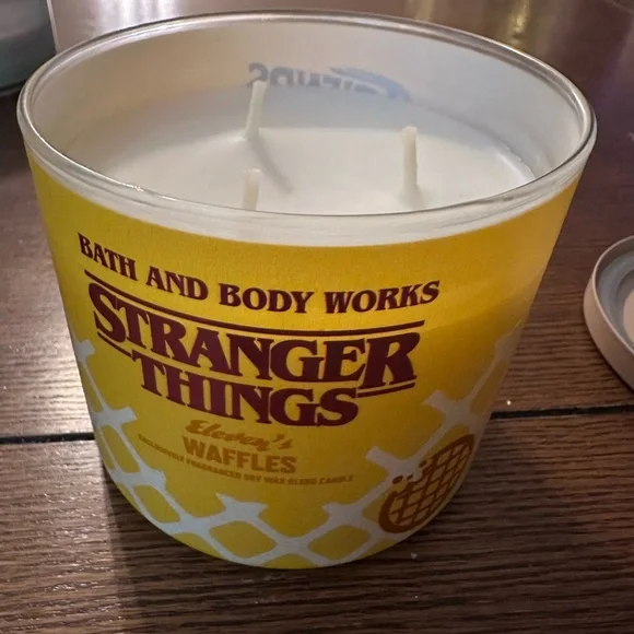 Bath & Body Works Yellow Stranger Things Candle Eleven’s Waffles - Picture 3 of 4